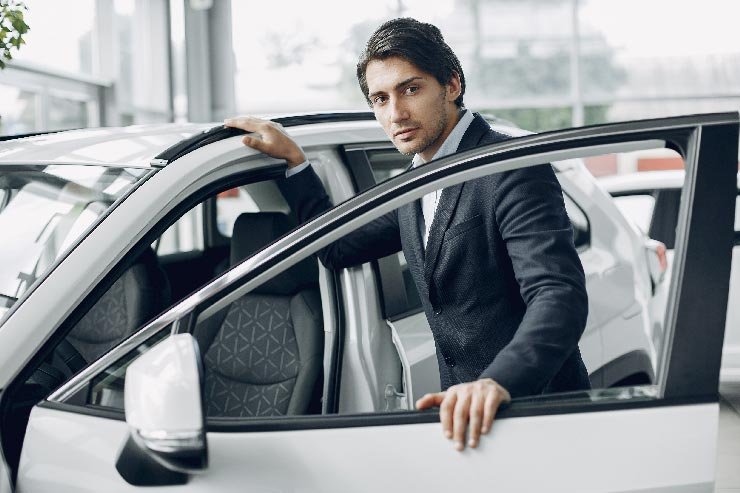 Dubai to Abu Dhabi chauffeur service with private car